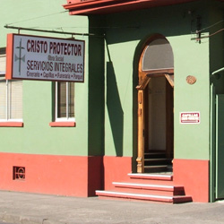 Oficina, Sala de ventas y Capillas Velatorio Cristo Protector en Calle Cochrane