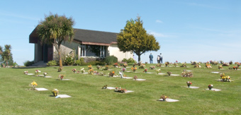 Capillas en en Centro de Osorno y en el Cementerio